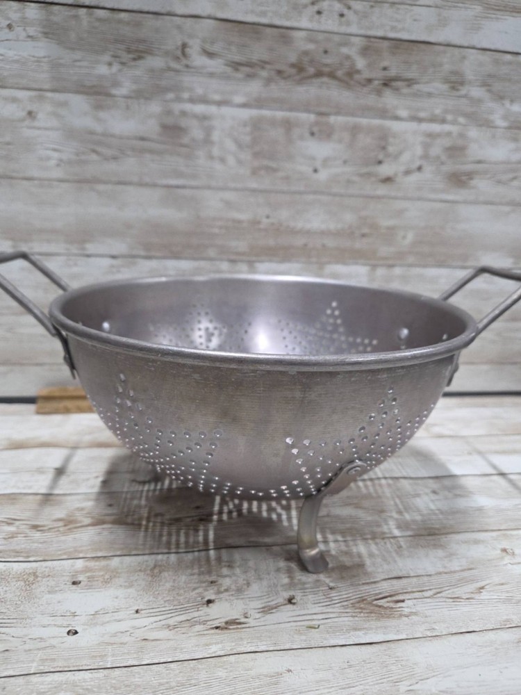 Vintage 7Star Aluminum 9" Double Handled 3 footed Collander Strainer Primitive