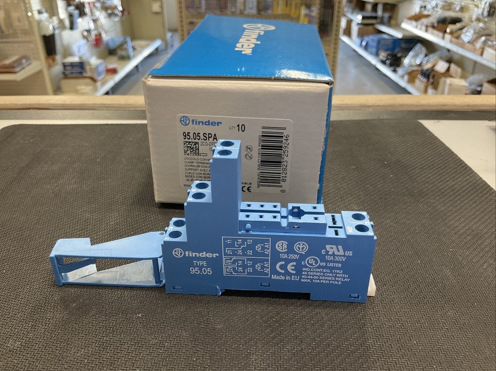 95.05.SPA - CLAMP TERMINAL SOCKET - 10A 250V AC - DPDT