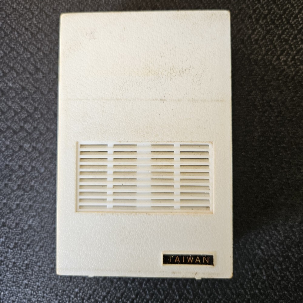 Vtg Commodore 6 Transistor Radio W/ Case WORKS