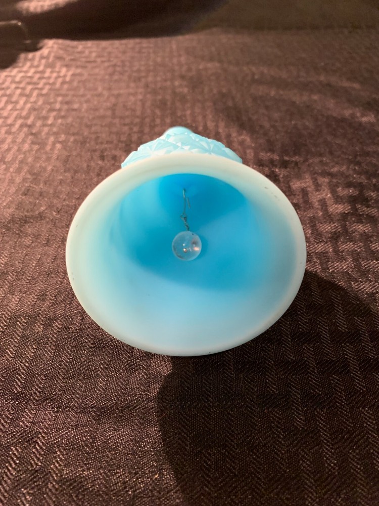 Fenton Glass Blue Daisy and Button Bell EUC