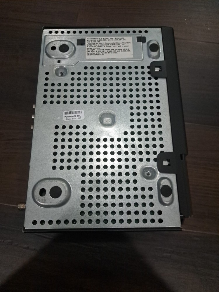 Direct TV Model D12-100 Satellite Receiver With Access Card