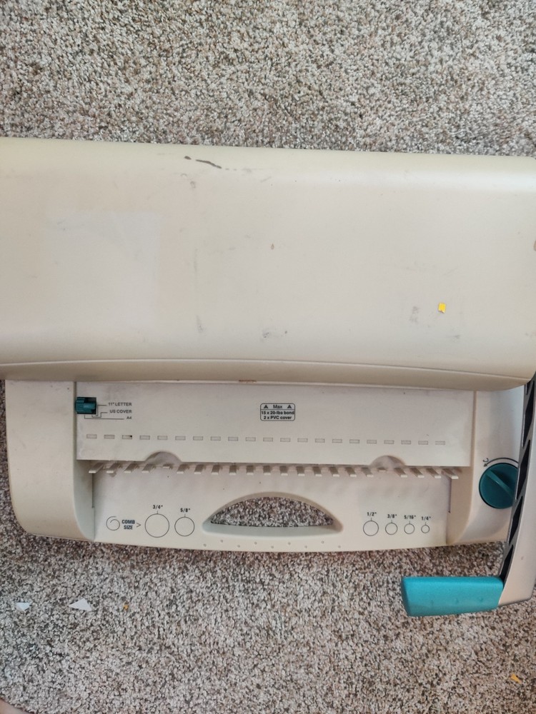 GBC CombBind C95 Manual Comb Binding Machine