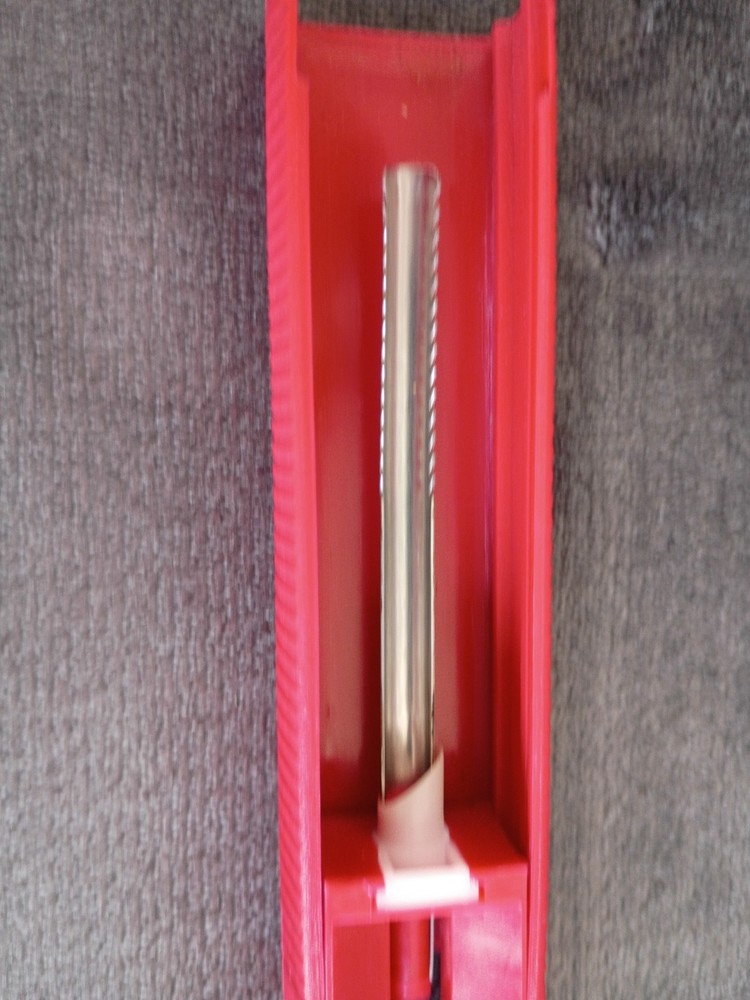 Zig-Zag 100's Injector Cigarette Rolling Machine RED -used- works.