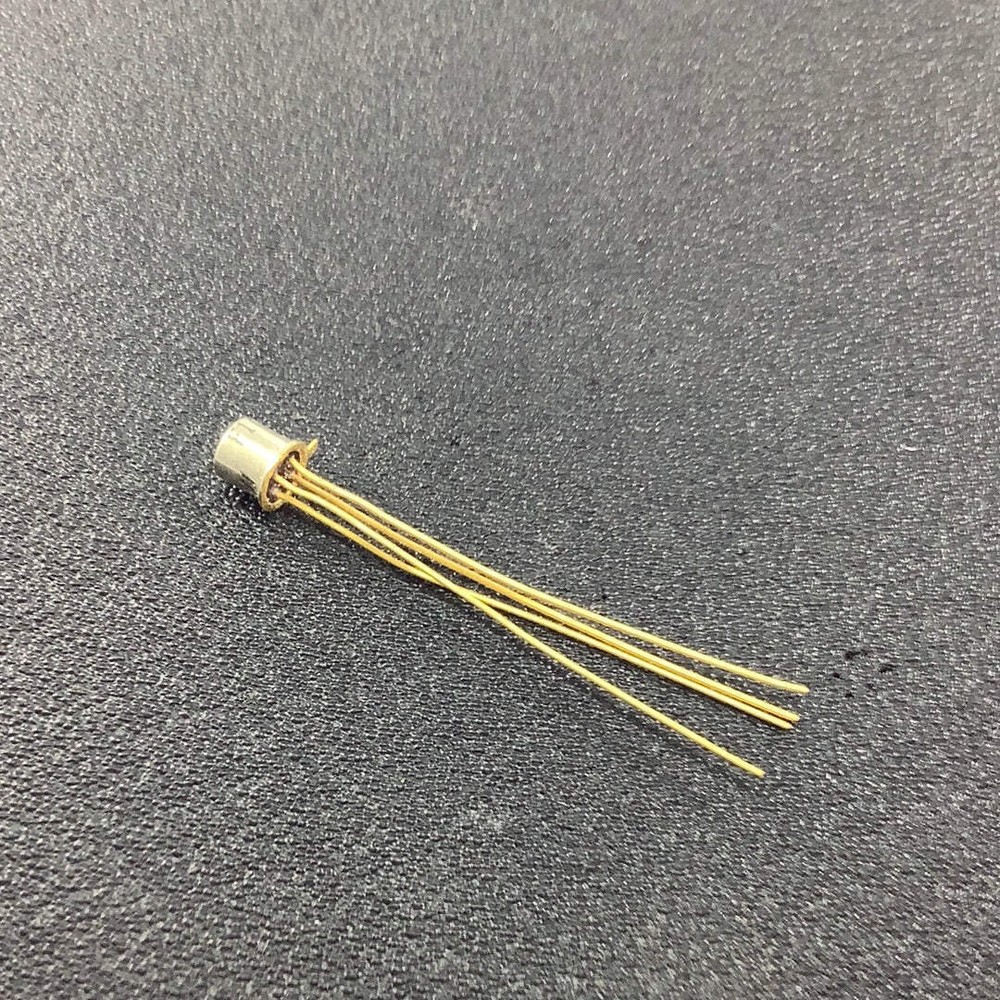 F1037 - - TRANSISTOR
