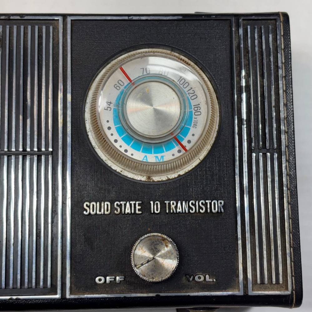 Vintage Highwave AC-DC Solid State 10 Transistor, Black Plastic Case Korea