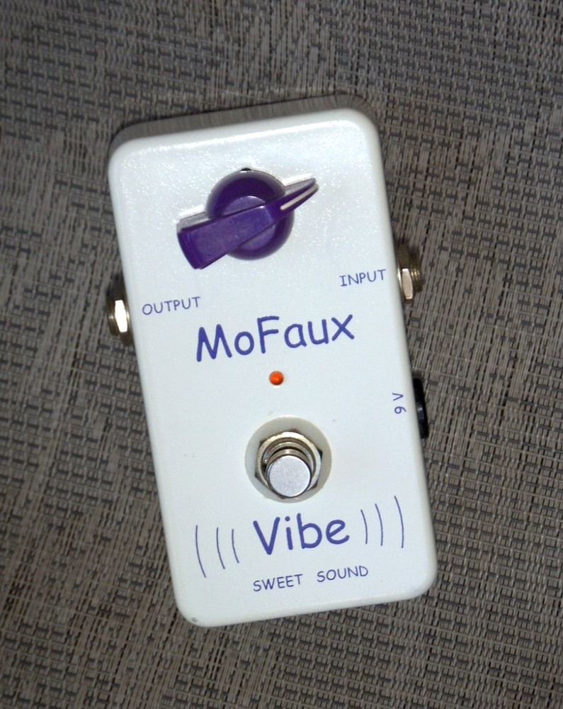 MoFaux Vibe Guitar Effect Pedal