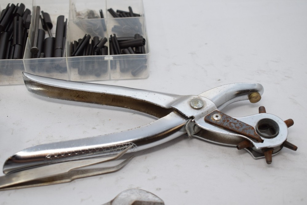 Mixed Tool Lot, Bits, Screwdrivers, Dowel Pins, Socket, Etc.