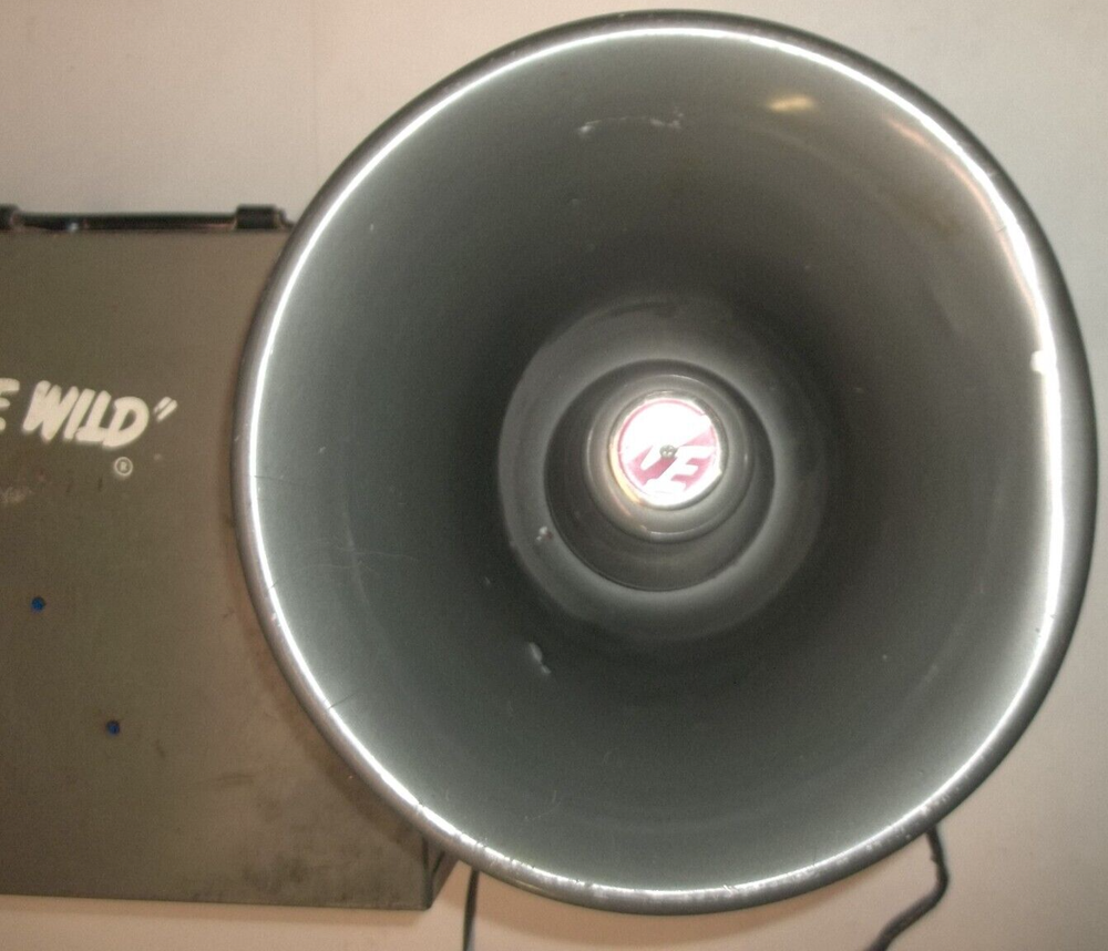Wight Electronics Call of The Wild Predator Call W/ Speaker