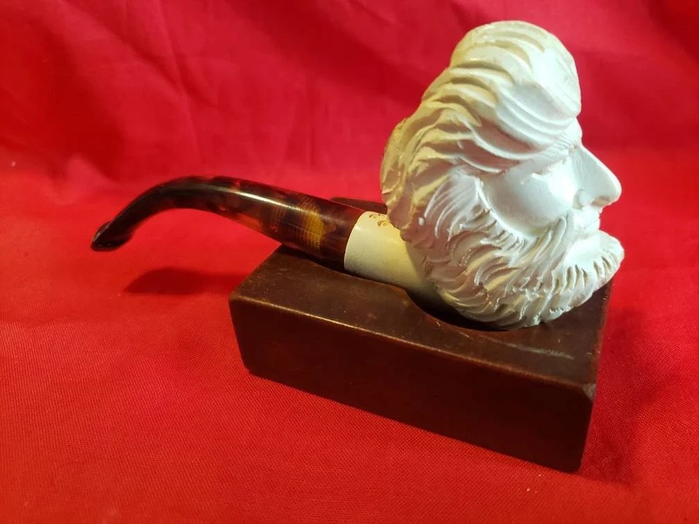 Gorgeous Handcarved Meerschaum Pipe