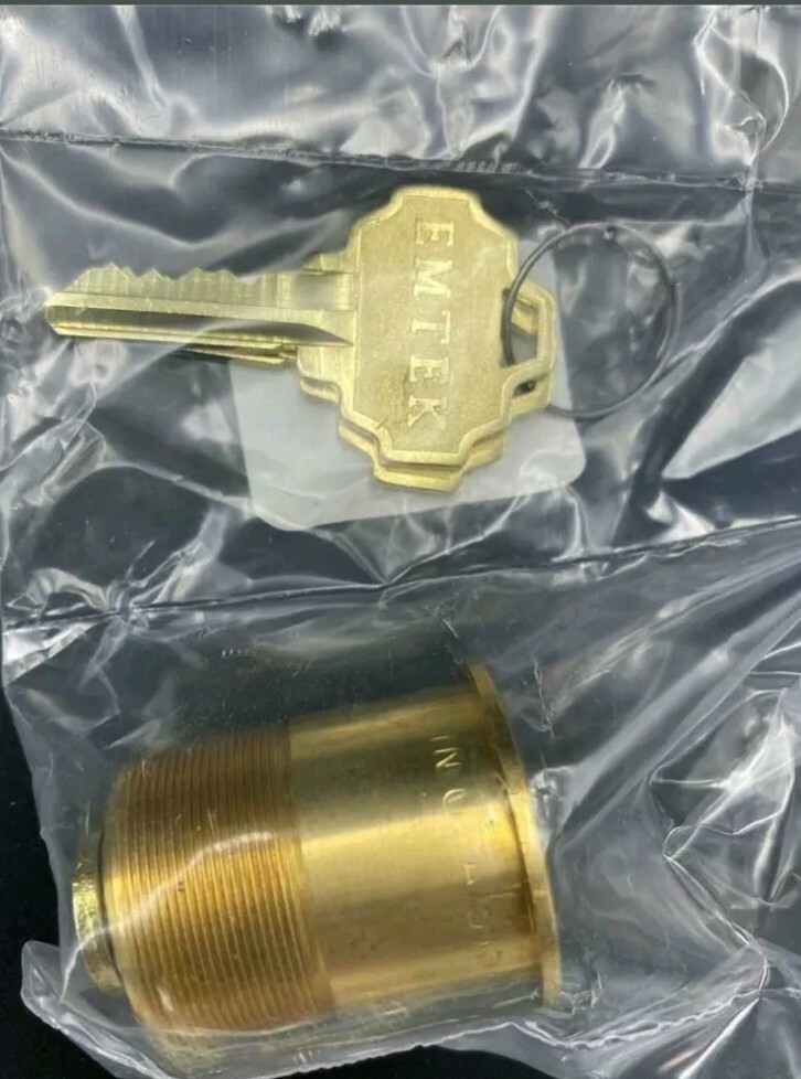 NEW Emtek Cylinder Lock Brass With 2 Keys S15