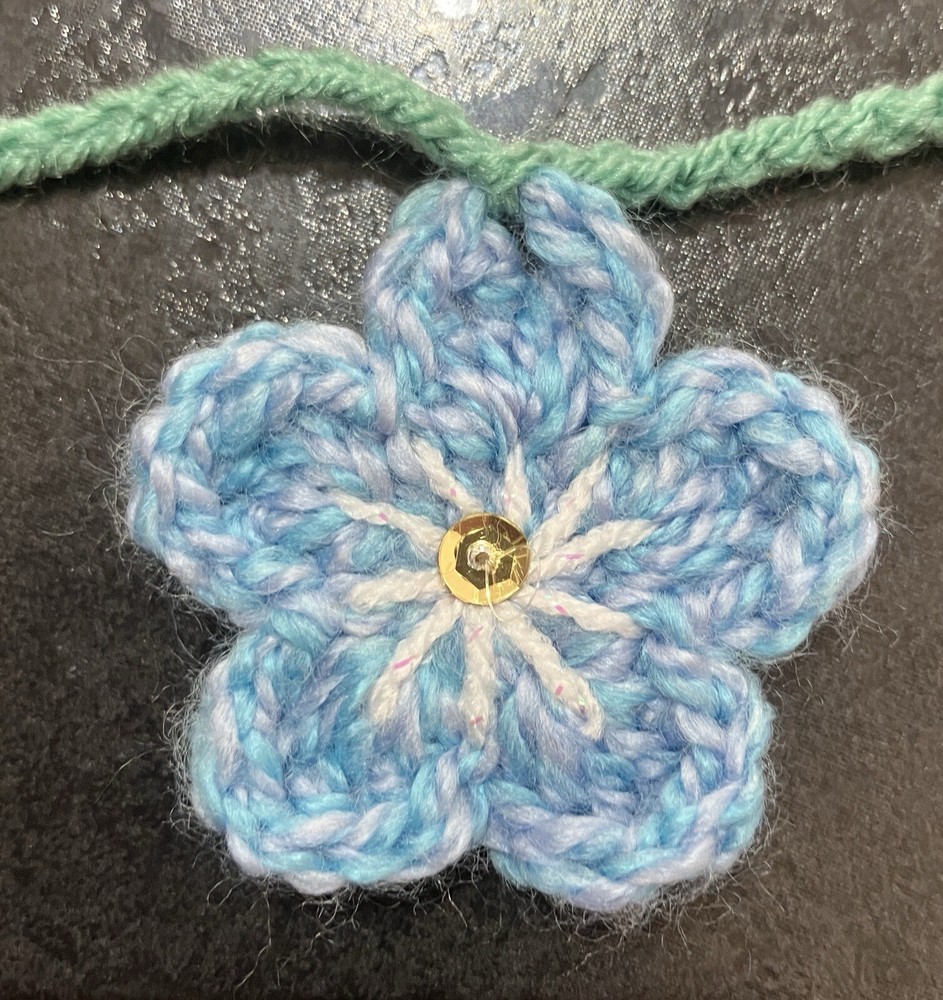 🌸hand Crochet Forget Me Not Flower Bunting Window Sequin SPRING Gift