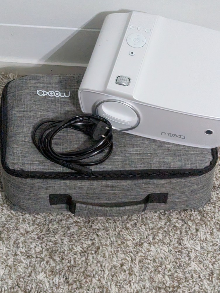 MOOKA Mini LCD Video Projector BL-69 – Used Only Once