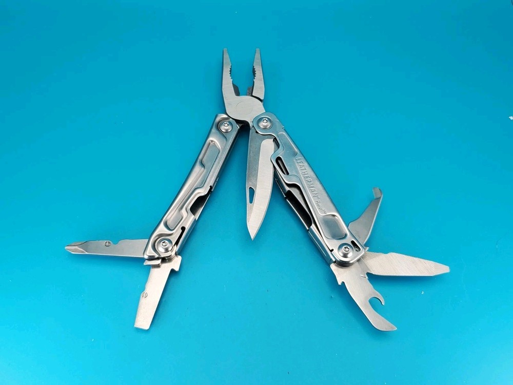 Leatherman Rev 3.8" Multi-Tool, Stainless!