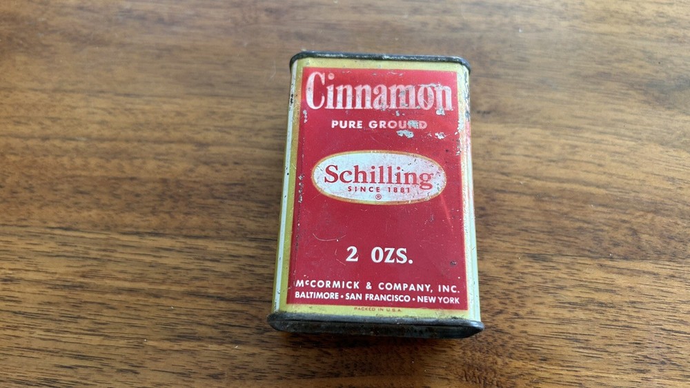 Vintage 1950 Schilling Cinnamon 2 oz spice tin Retro Kitchen
