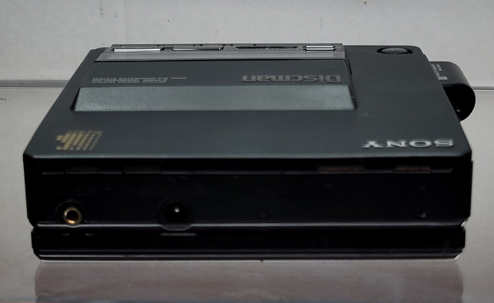 Sony D-555 Discman CD Player need service