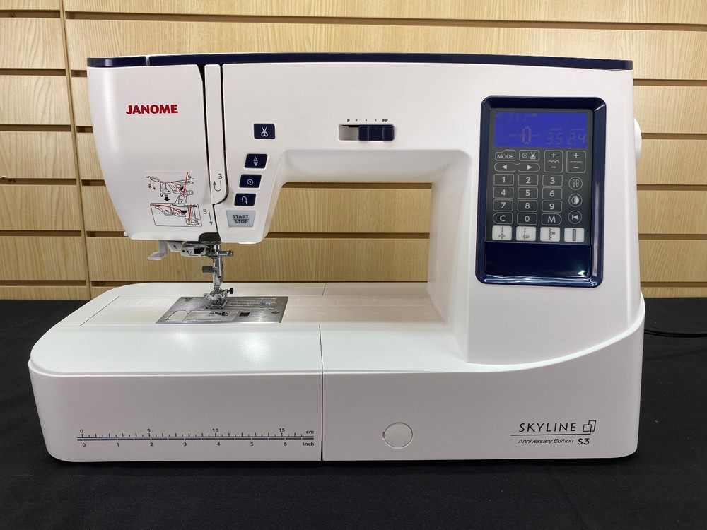 Janome Skyline S3 Anniversary Edition Computerized Sewing Machine - Pre-Owned ✅