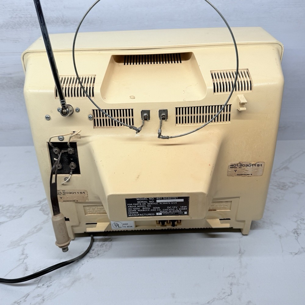 Sears solid state Car TV 12v DC Model 401.50301151 w/ Antennas Works!