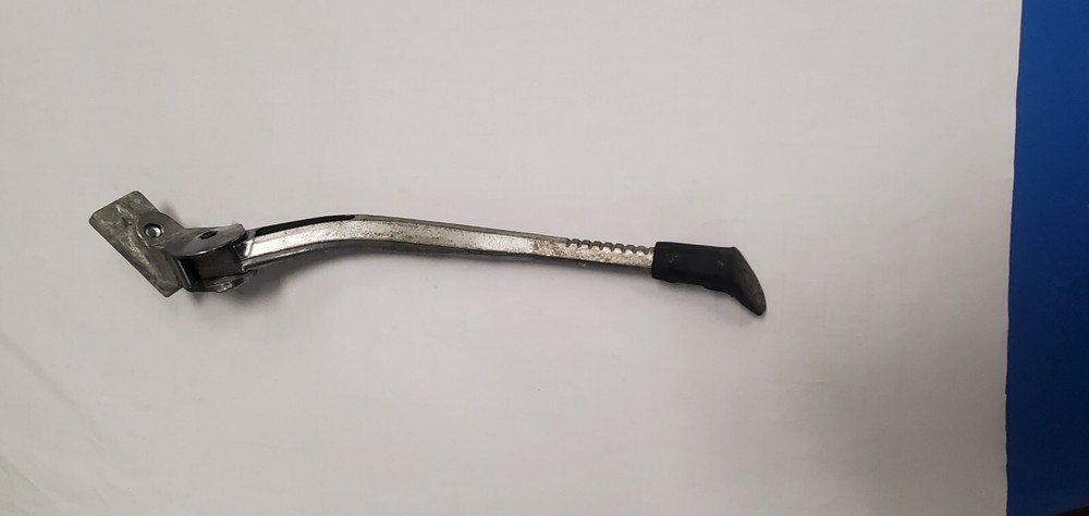 Massload Center Kickstand
