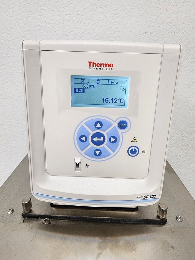 Thermo HAAKE A28 Chiller Recirculating Bath w/ SC100 Digital Controller, Working