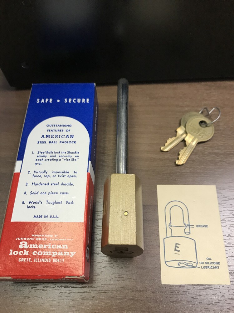 Vintage American Lock Padlock, Model # 207, Keyed Different (KD), NOS