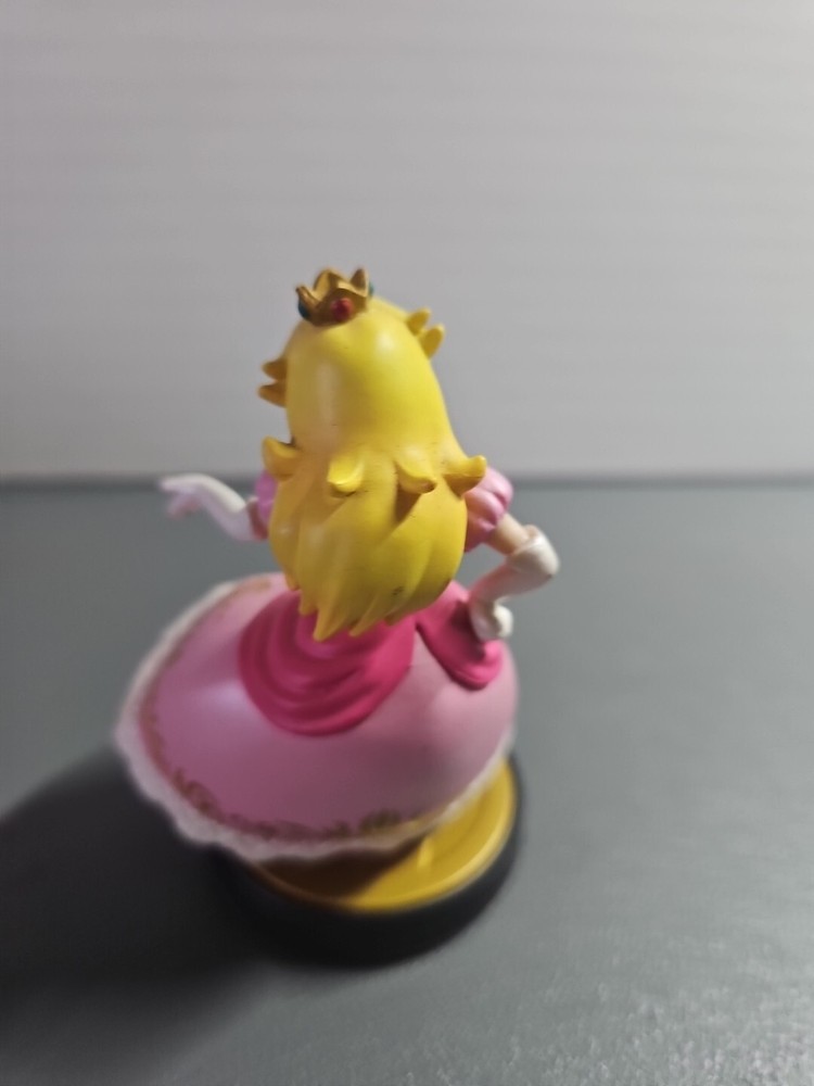 Amiibo PEACH Super Smash Bros ** Pre-Owned