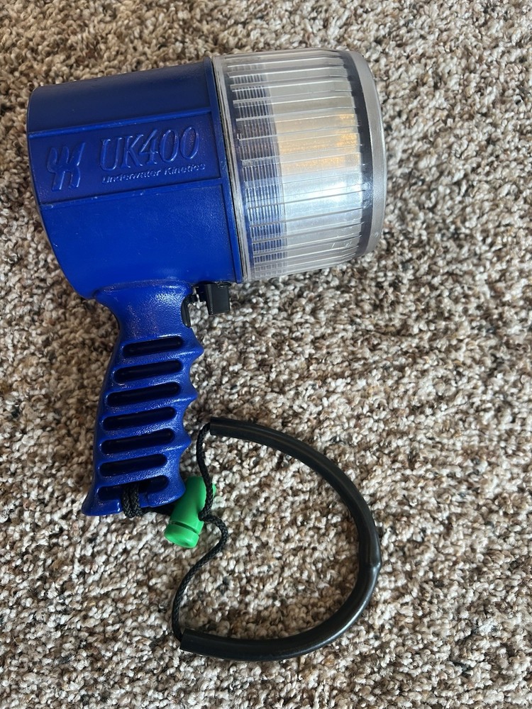 UK400 night diving light