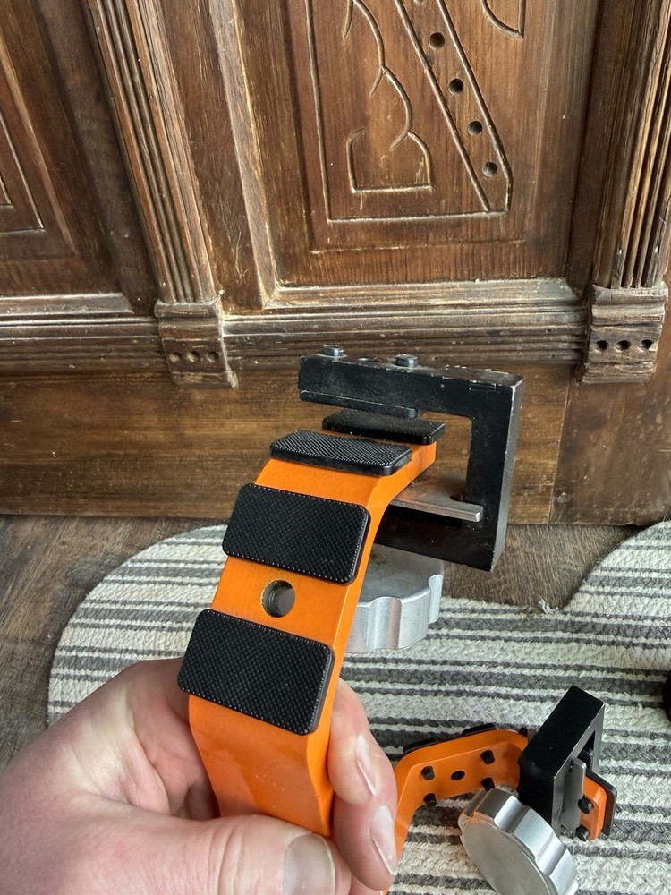 OMP Versa Cradle Standard Limb Vise Attachment Only