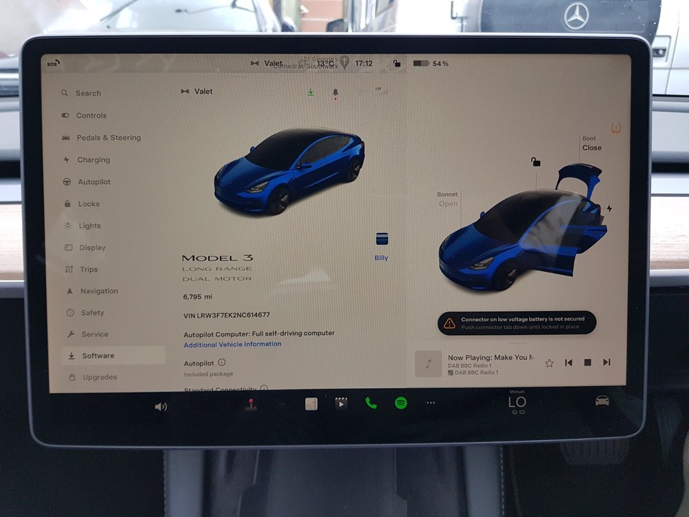 Tesla Model 3 Long Range 2022 Safety Triangle Sign