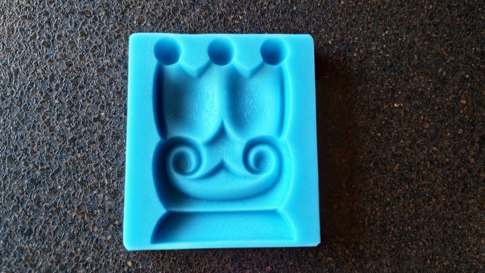Silicone mold for decorative royal element castings