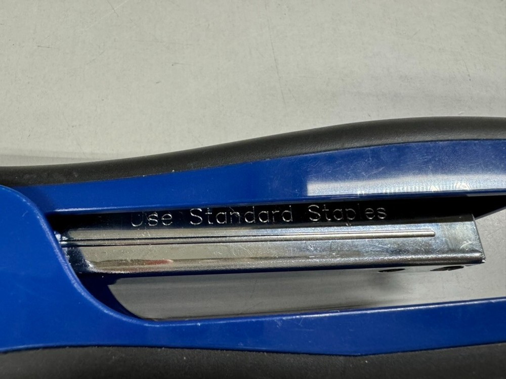 Bostitch B696 Blue - Dynamo Stapler, 20-Sheet Capacity, Office Supply Desktop