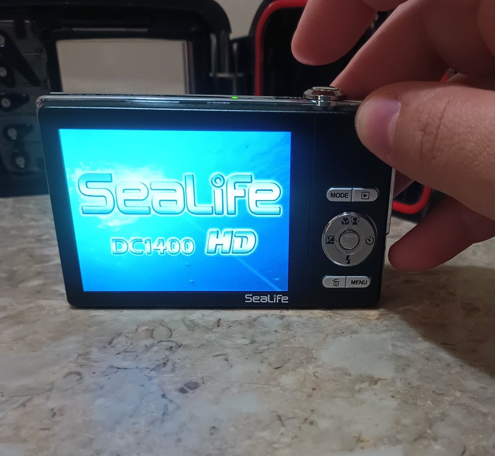 Sealife DC1400 HD Digital Underwater Camera Bundle