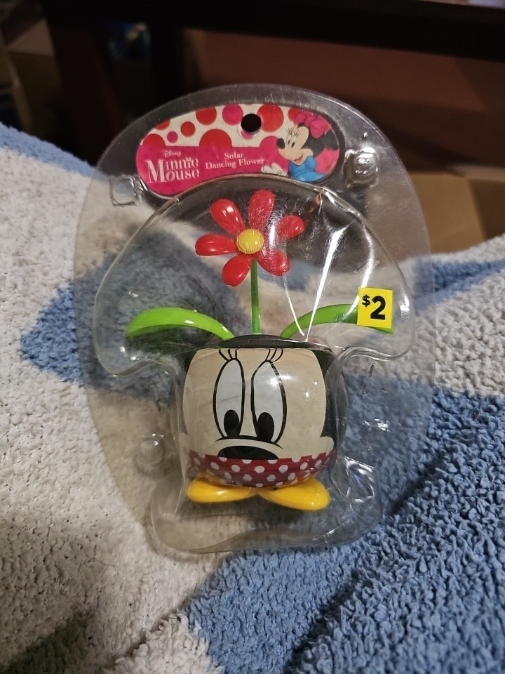 Disney Minnie Solar Powered Dancing Flower