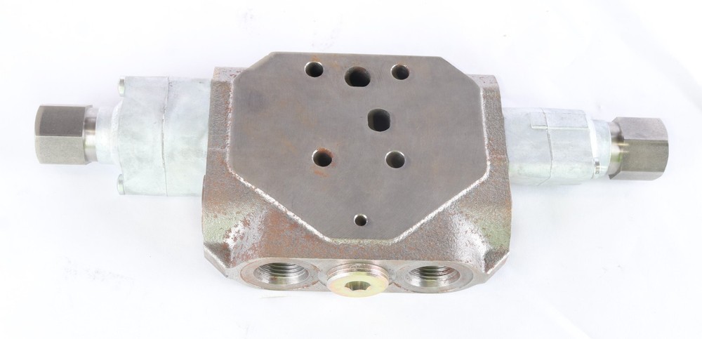New 11713218 Volvo Construction Equipment Control Valve Section