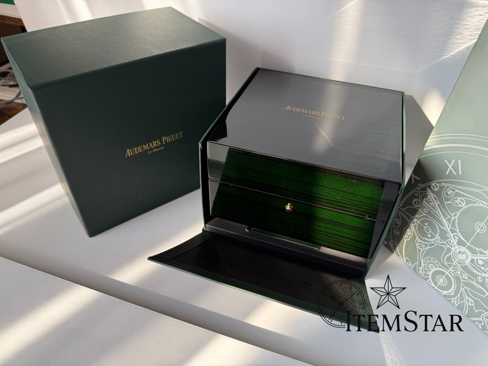 Premium Wooden Watch Storage Box – Luxury Presentation Case