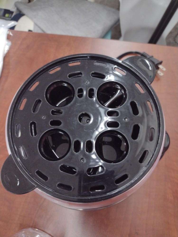 Dash Deluxe Egg Cooker 12 Egg Capacity 500 Watts