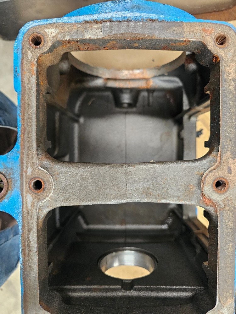 Quincy 325 Air Compressor Crankcase