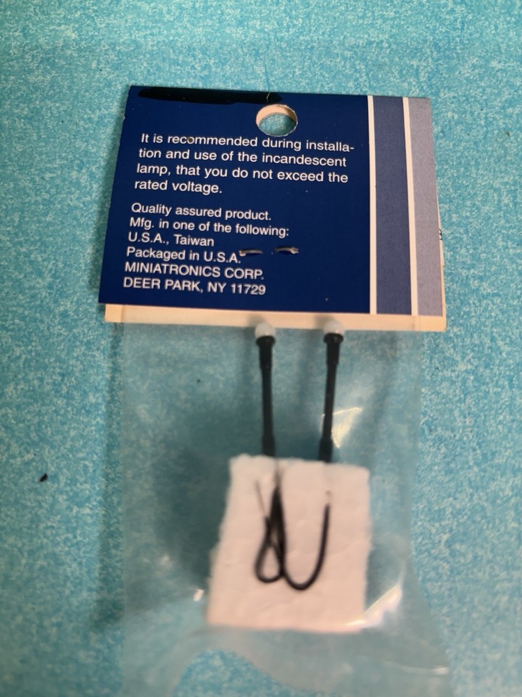 N Scale Miniatronics Black 2 Park Light Lampposts