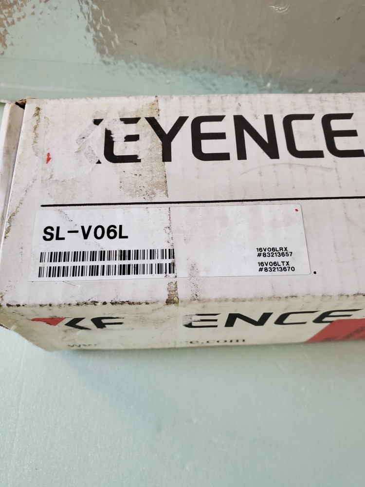 Keyence SL-V06L NEW IN BOX 1PC