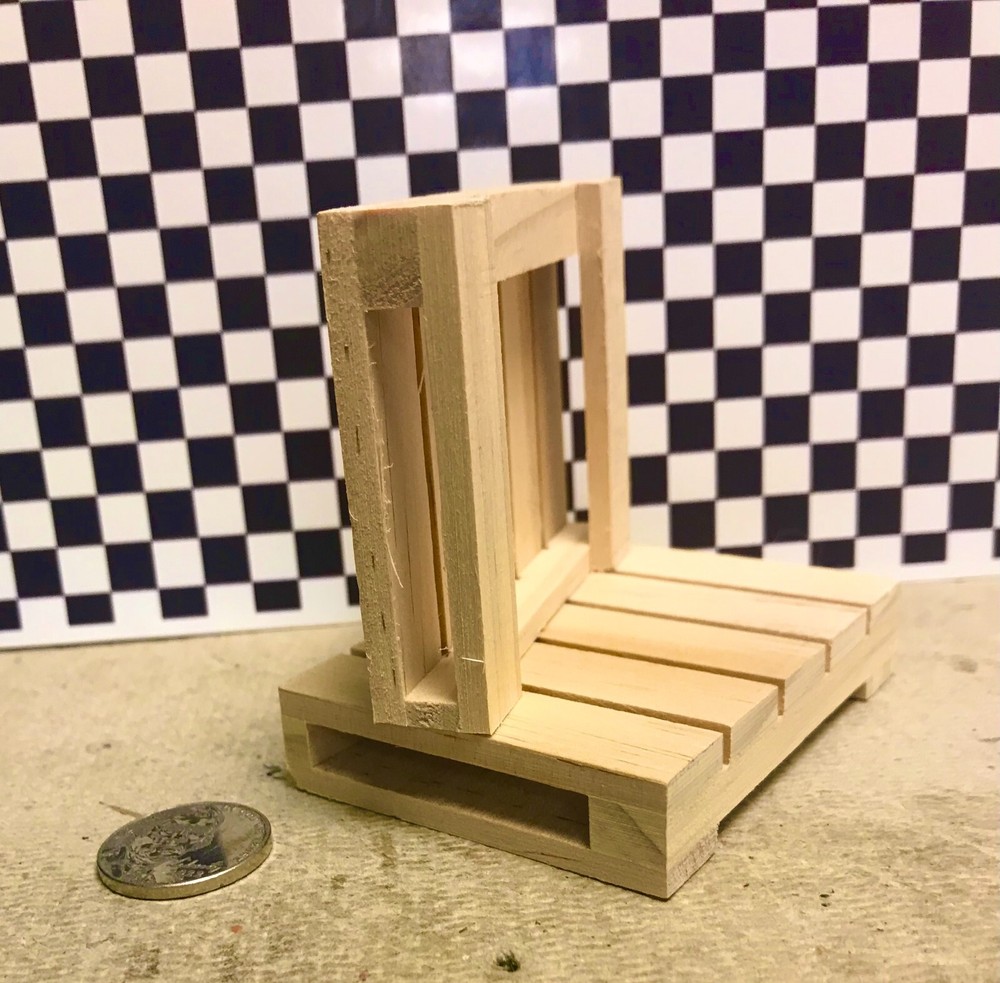 FIVE  PALLETS WOOD TONE 1:18 SCALE