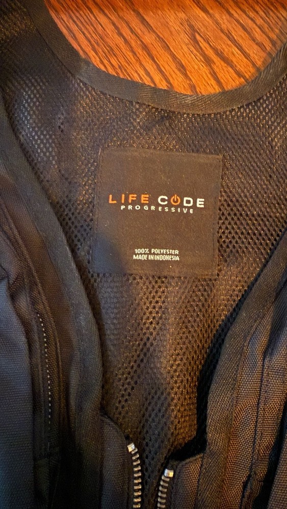 V21. BLACK UTILITY BACKPACK VEST – LIFE CODE,