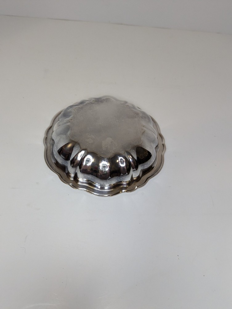Vintage Oneida Silver Scalloped Bowl