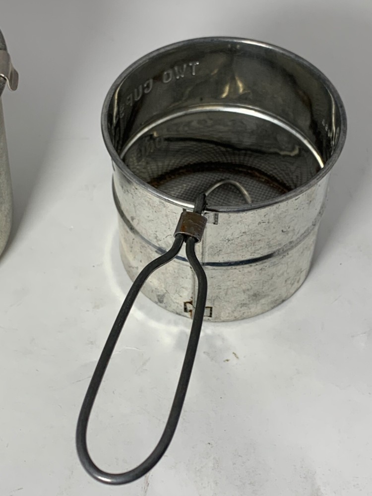 Full Vision Vintage Beater Set & 2 cup manual sifter