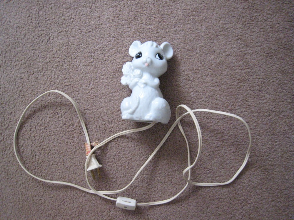 Vintage Mouse Night Light I W Rice?