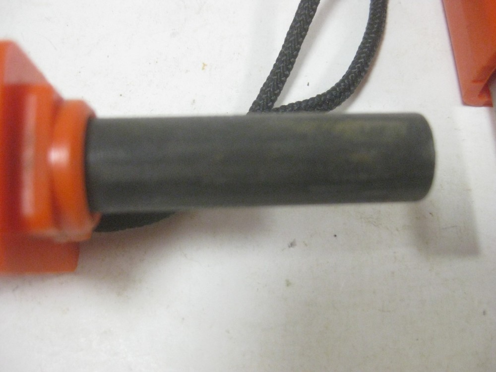 UST Ultimate Servival Technologies Strikeforce Fire Starter - orange