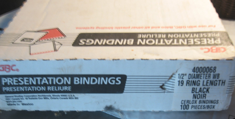 Swingline GBC CombBind C20 Binding Machine with some combs Works Great