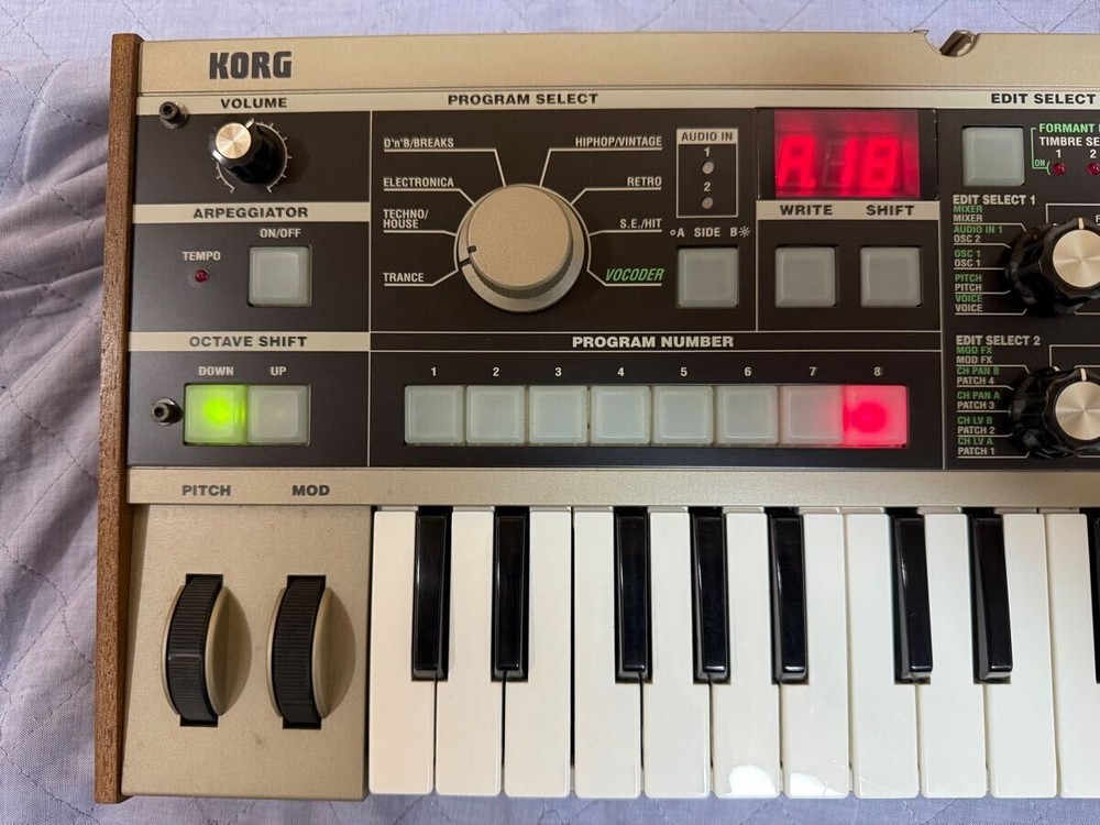 Korg MicroKorg Corg Synthesizer Vocoder Body Only Used