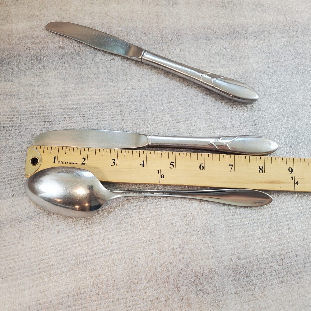 Oneida Stainless DEBONAIR Solid Serving Spoon and 2 Dinner Knife Knives
