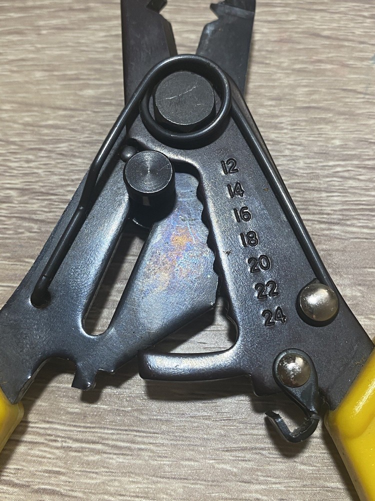 Slim Nose Wire Stripper