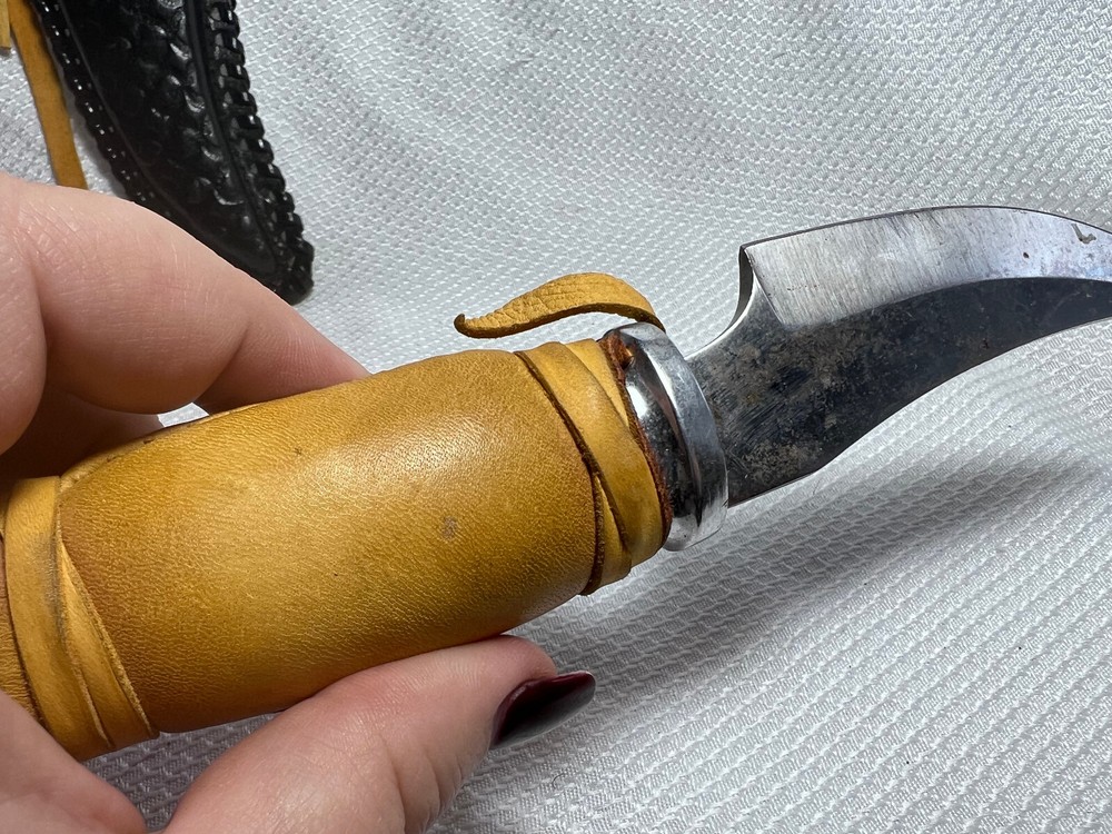 Fixed Blade Custom Handmade Leather Wrapped Handle And Tooled Leather Sheath