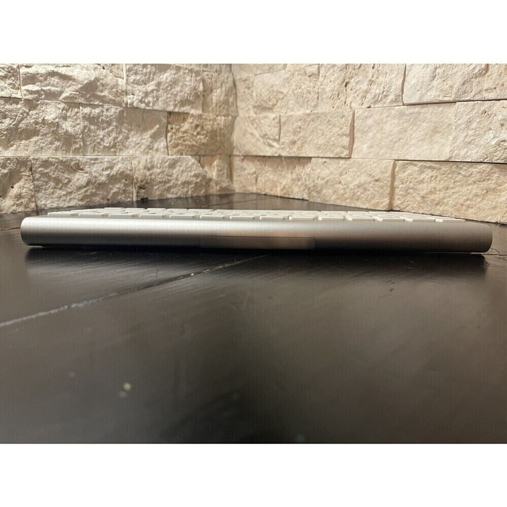 Apple Bluetooth Wireless Keyboard #A1314 - Tested & Works